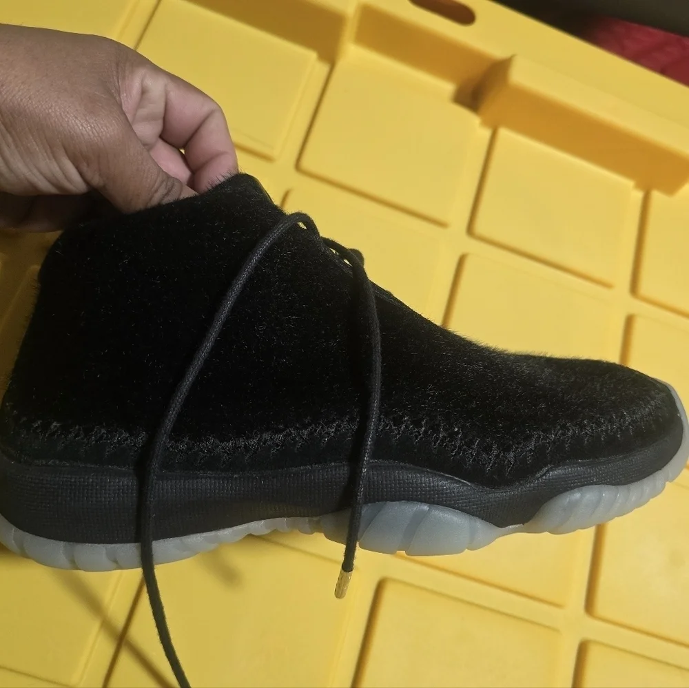 Men's Black Athletic Shoes